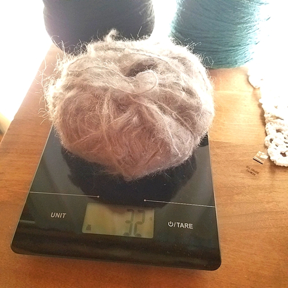 Vintage 100%  Mohair Yarn 2 Balls - Super Soft! Gray Blue Light Gray 32-27g Each - Picture 4 of 6